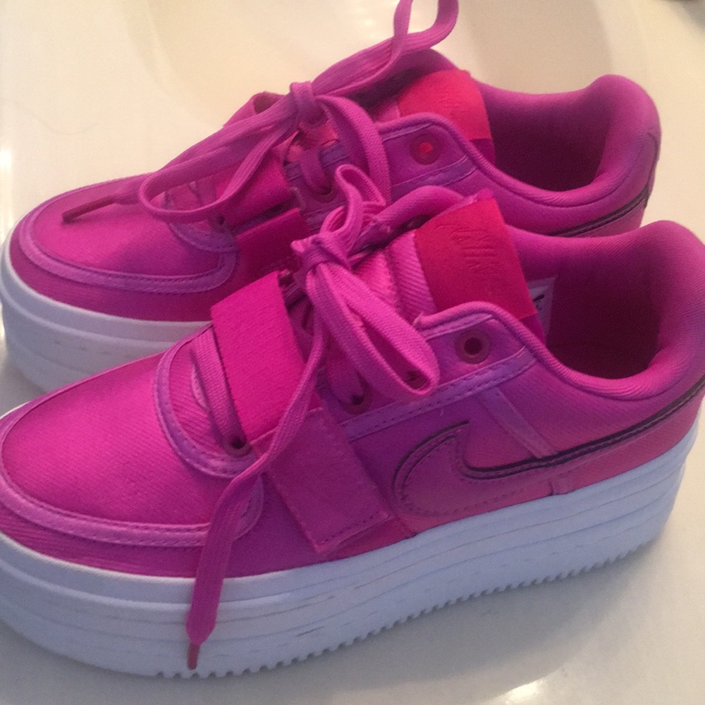 Nike Vandal 2k sneaker hot pink